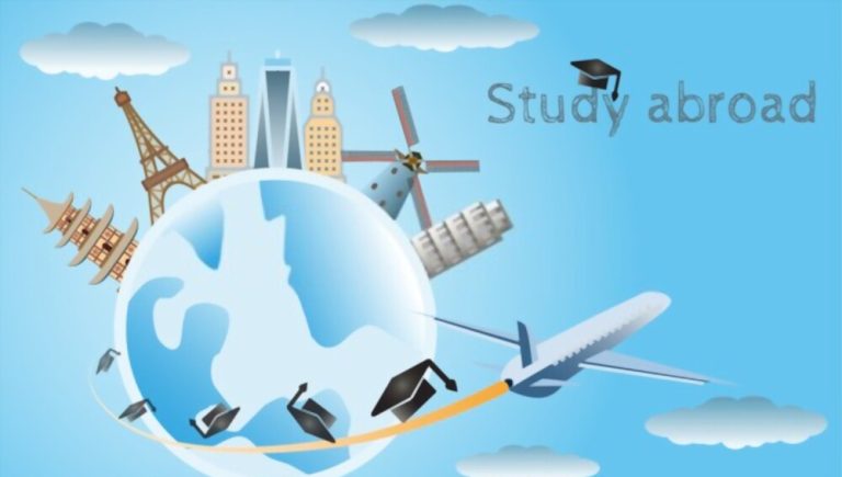 10 Advantages of Studying Abroad